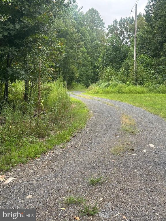 5833 MOUNTAIN ROAD RD, Chambersburg, PA 17202