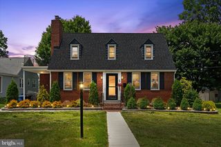 5 LINDEN RD, Burlington Township, NJ 08016