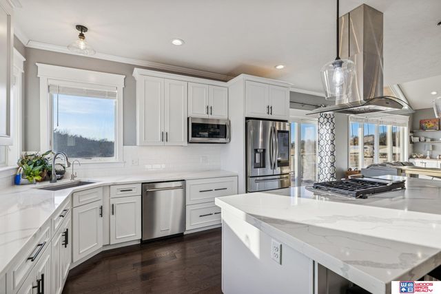 302 S Blackburn Avenue, York, NE 68467