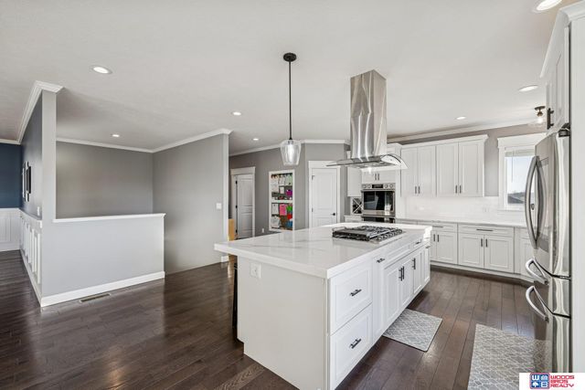 302 S Blackburn Avenue, York, NE 68467