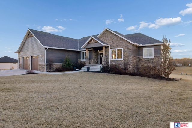 302 S Blackburn Avenue, York, NE 68467