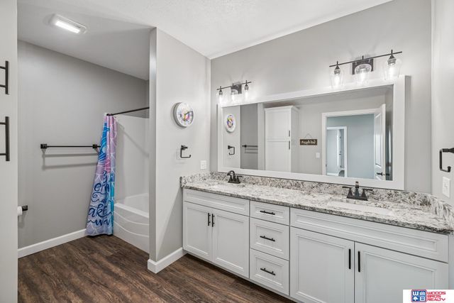 302 S Blackburn Avenue, York, NE 68467