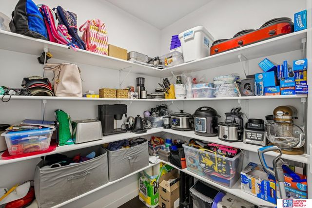 302 S Blackburn Avenue, York, NE 68467