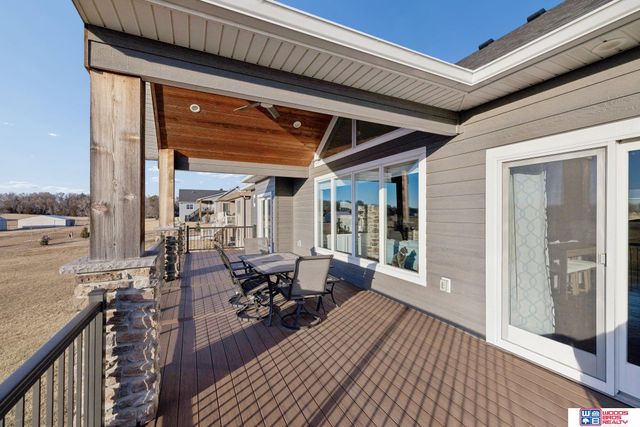 302 S Blackburn Avenue, York, NE 68467