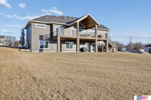 302 S Blackburn Avenue, York, NE 68467