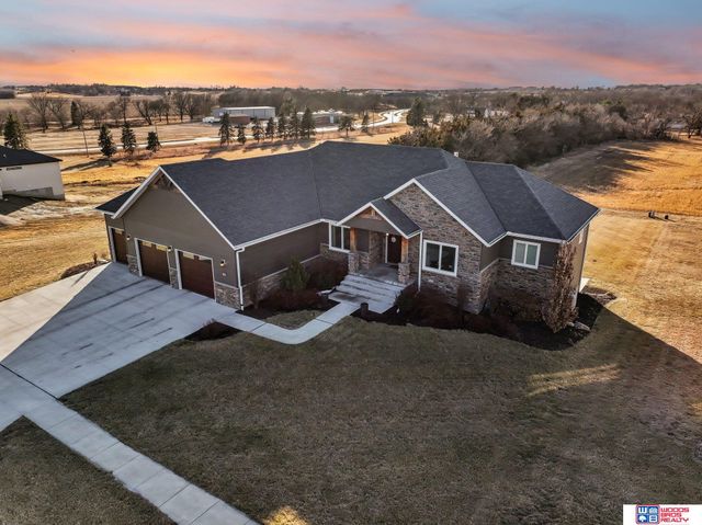 302 S Blackburn Avenue, York, NE 68467