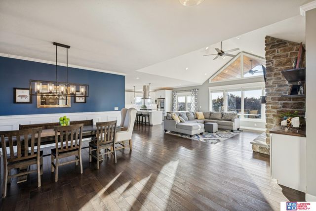 302 S Blackburn Avenue, York, NE 68467