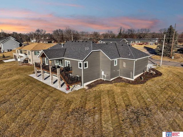 302 S Blackburn Avenue, York, NE 68467
