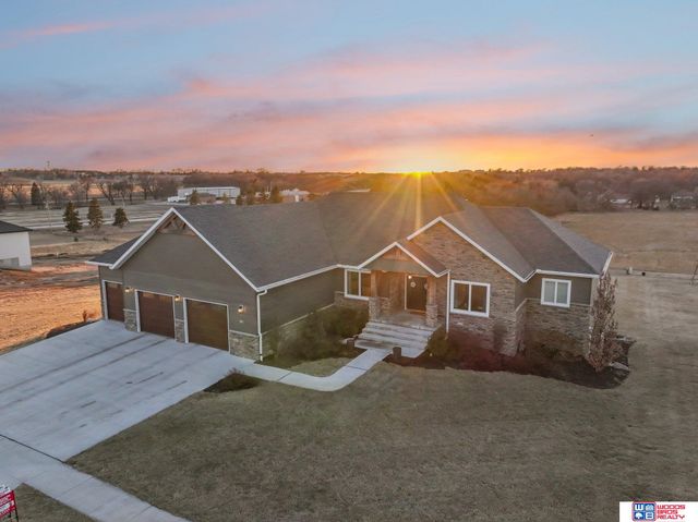 302 S Blackburn Avenue, York, NE 68467