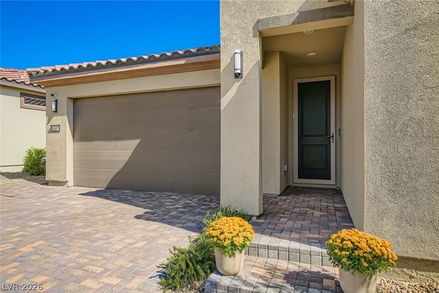 10056 Carmine Clay Drive, Las Vegas, NV 89143