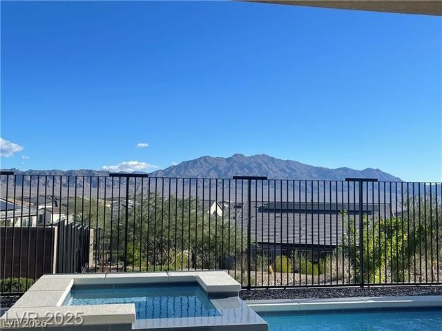 10056 Carmine Clay Drive, Las Vegas, NV 89143