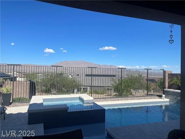 10056 Carmine Clay Drive, Las Vegas, NV 89143