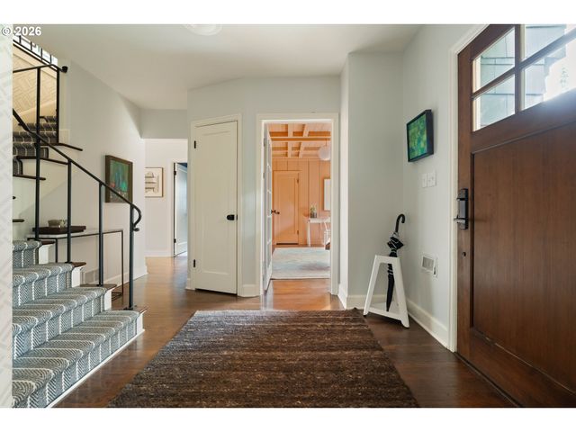 3570 Sw COUNCIL CREST Dr, Portland, OR 97239