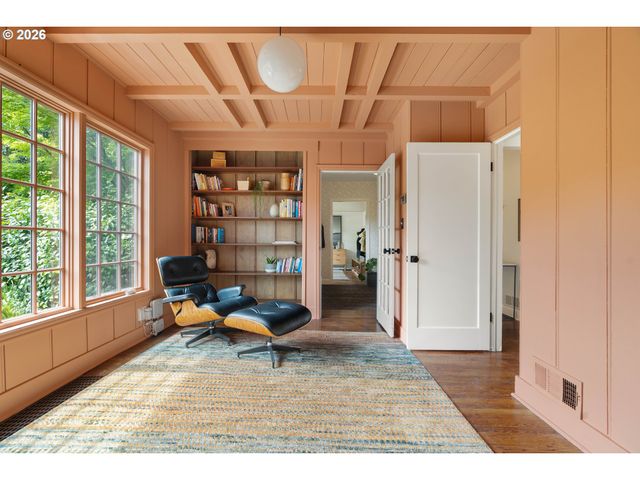 3570 Sw COUNCIL CREST Dr, Portland, OR 97239