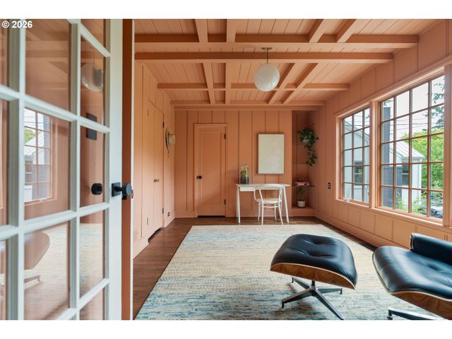 3570 Sw COUNCIL CREST Dr, Portland, OR 97239