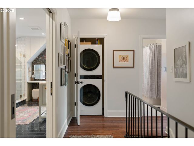 3570 Sw COUNCIL CREST Dr, Portland, OR 97239