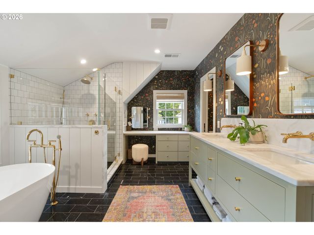 3570 Sw COUNCIL CREST Dr, Portland, OR 97239