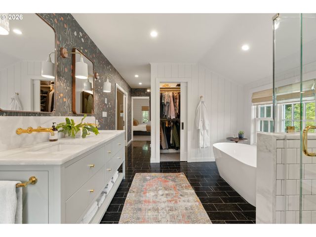 3570 Sw COUNCIL CREST Dr, Portland, OR 97239