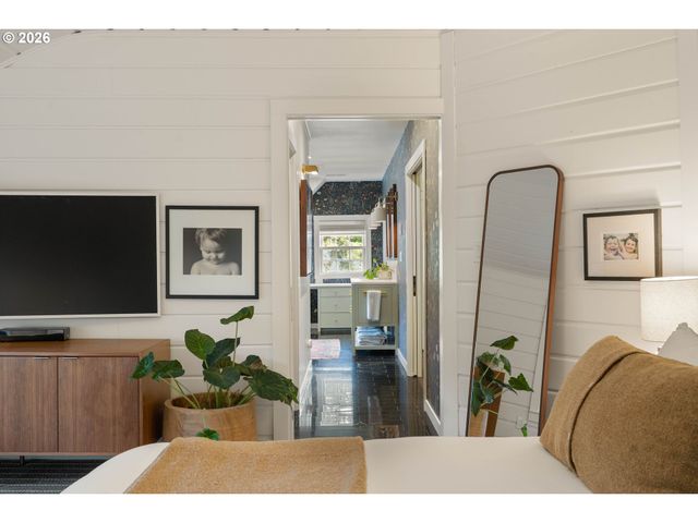 3570 Sw COUNCIL CREST Dr, Portland, OR 97239