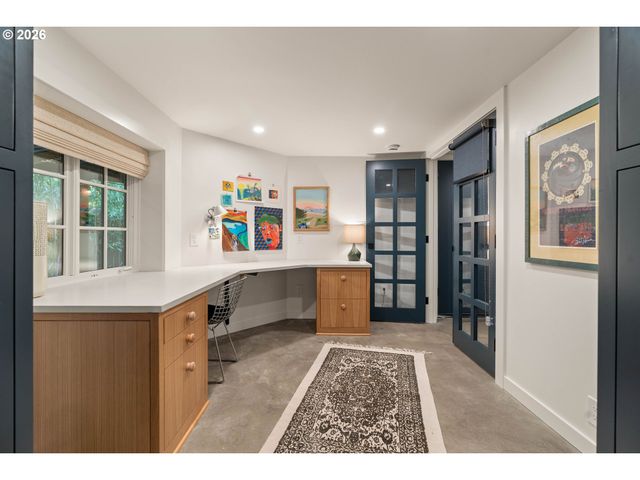 3570 Sw COUNCIL CREST Dr, Portland, OR 97239