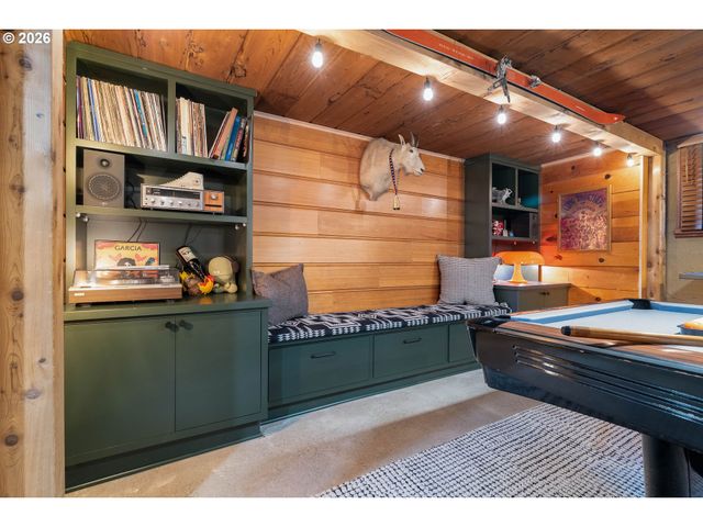 3570 Sw COUNCIL CREST Dr, Portland, OR 97239