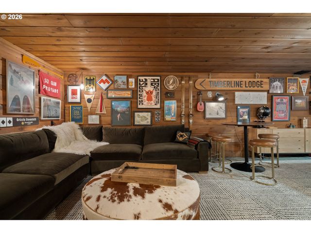 3570 Sw COUNCIL CREST Dr, Portland, OR 97239