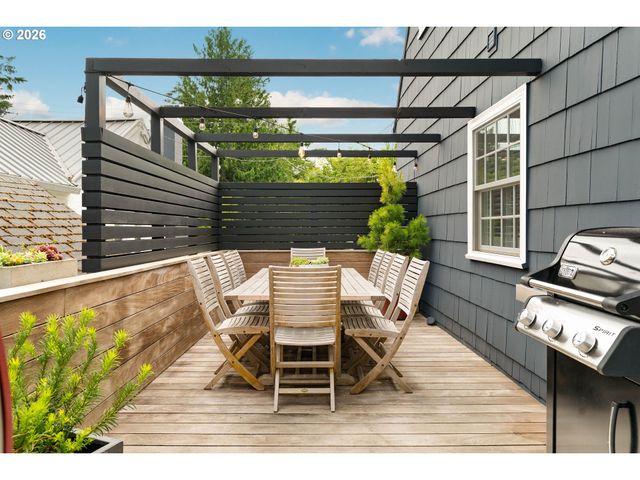 3570 Sw COUNCIL CREST Dr, Portland, OR 97239