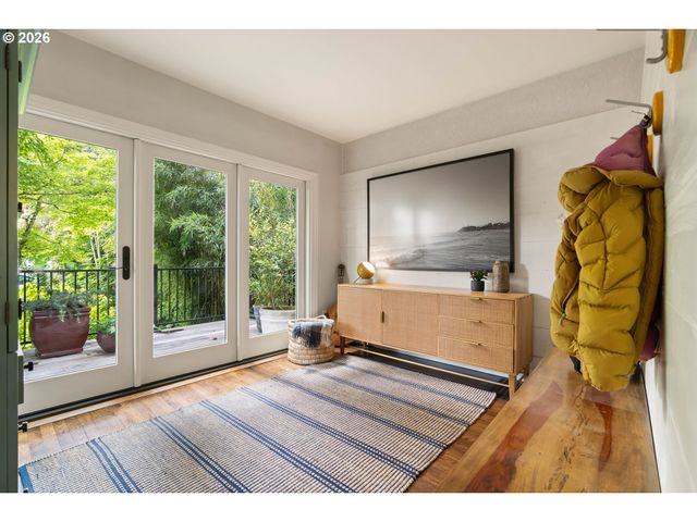3570 Sw COUNCIL CREST Dr, Portland, OR 97239
