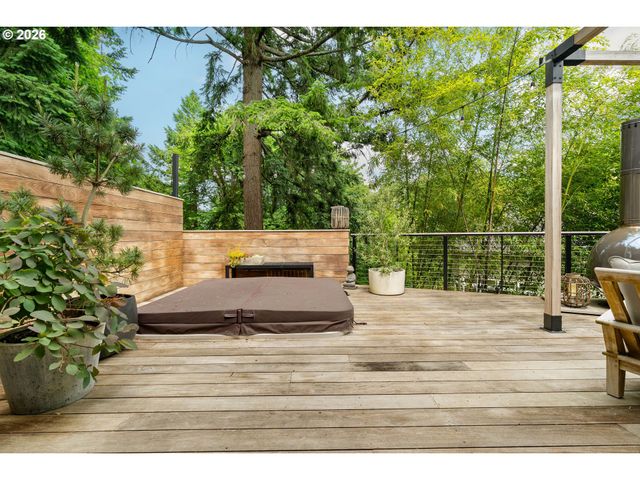 3570 Sw COUNCIL CREST Dr, Portland, OR 97239
