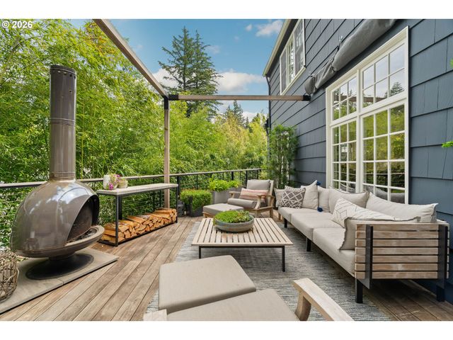 3570 Sw COUNCIL CREST Dr, Portland, OR 97239