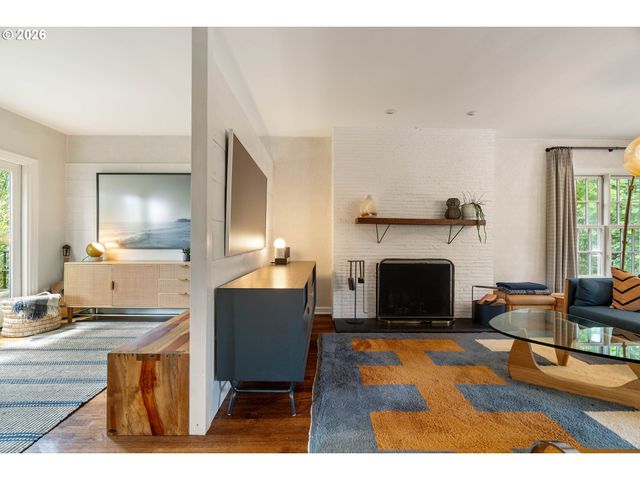 3570 Sw COUNCIL CREST Dr, Portland, OR 97239