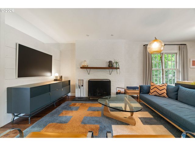 3570 Sw COUNCIL CREST Dr, Portland, OR 97239