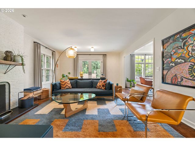 3570 Sw COUNCIL CREST Dr, Portland, OR 97239