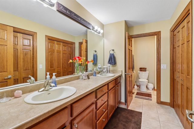 215 SW 36th Lane, Ankeny, IA 50023