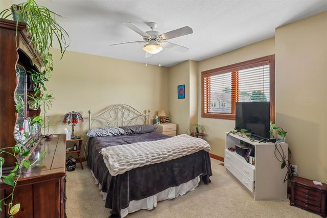 215 SW 36th Lane, Ankeny, IA 50023