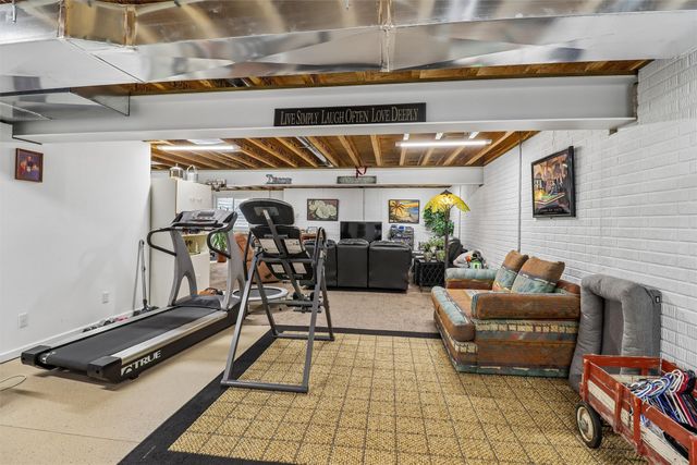 215 SW 36th Lane, Ankeny, IA 50023