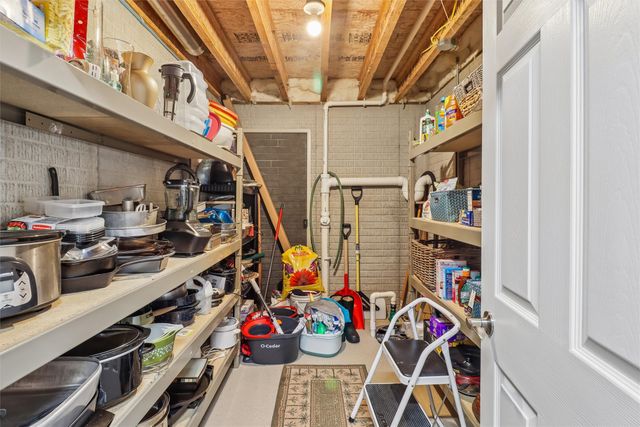 215 SW 36th Lane, Ankeny, IA 50023