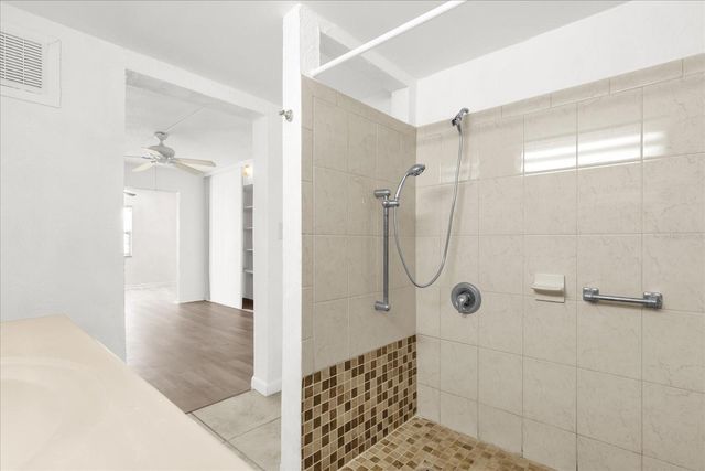 6400 46TH AVENUE 102, Kenneth City, FL 33709