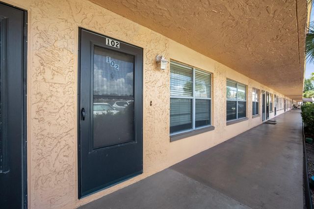 6400 46TH AVENUE 102, Kenneth City, FL 33709