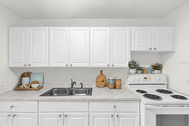 6400 46TH AVENUE 102, Kenneth City, FL 33709