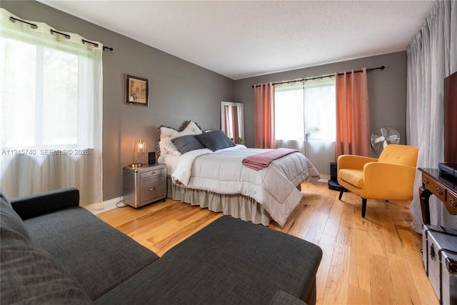 459 Lakeview Dr 1, Weston, FL 33326