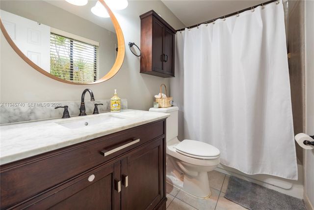 459 Lakeview Dr 1, Weston, FL 33326