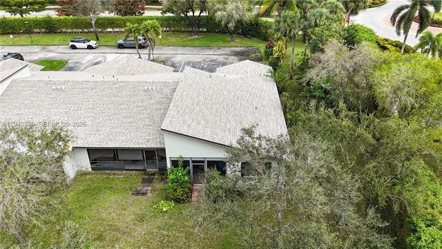 459 Lakeview Dr 1, Weston, FL 33326