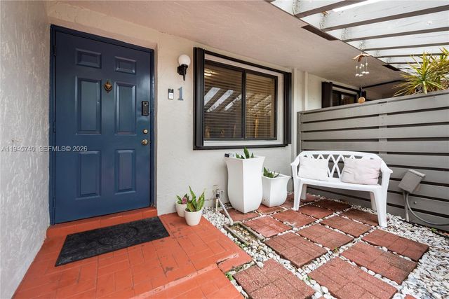 459 Lakeview Dr 1, Weston, FL 33326