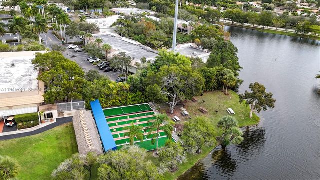 459 Lakeview Dr 1, Weston, FL 33326