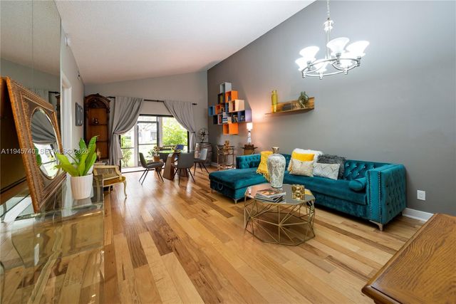 459 Lakeview Dr 1, Weston, FL 33326