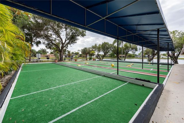 459 Lakeview Dr 1, Weston, FL 33326