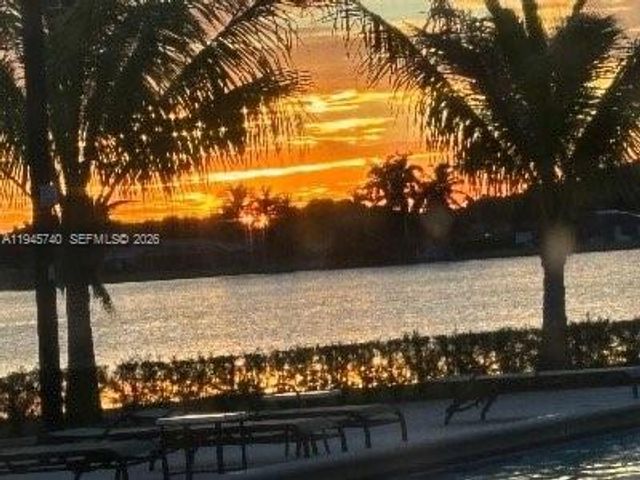 459 Lakeview Dr 1, Weston, FL 33326