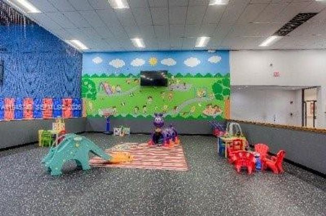 459 Lakeview Dr 1, Weston, FL 33326