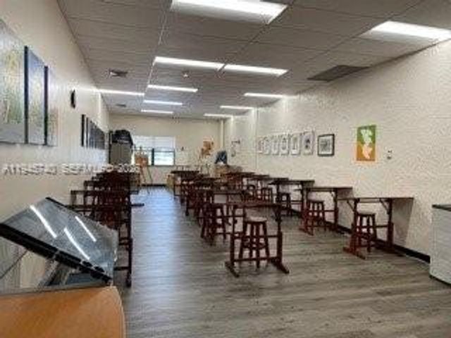 459 Lakeview Dr 1, Weston, FL 33326